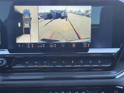 Used 2025 Chevrolet Silverado 1500 ZR2 w/ Technology Package image 12