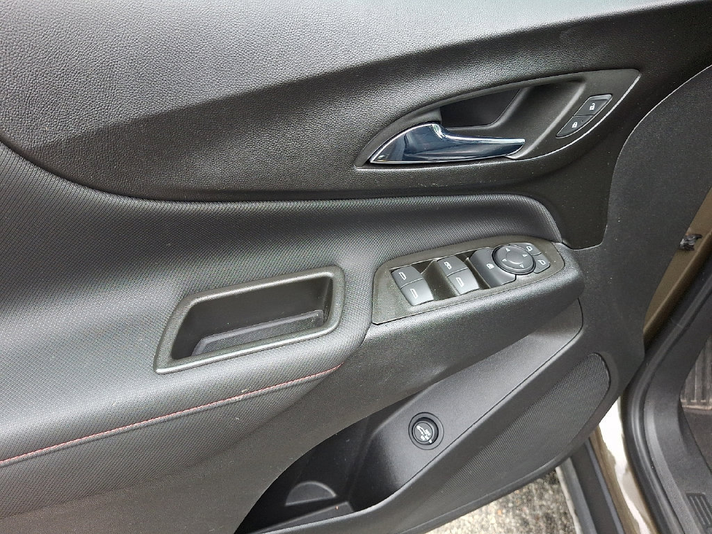 Used 2023 Chevrolet Equinox RS AWD/4WD image 18