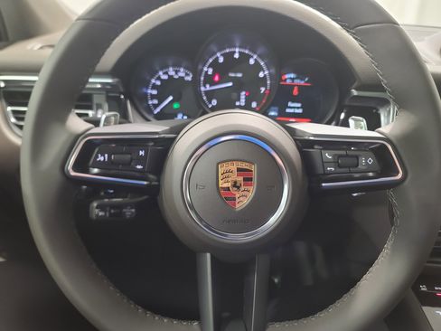 New 2026 Porsche Macan image 16
