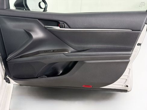 Used 2021 Toyota Camry LE FWD image 30