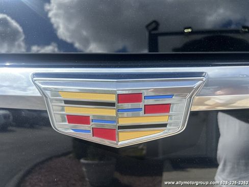 Used 2017 Cadillac Escalade Premium Luxury image 10