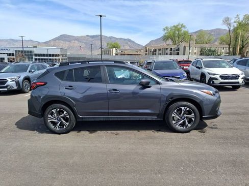 Used 2026 Subaru Crosstrek 2.0i Premium image 2