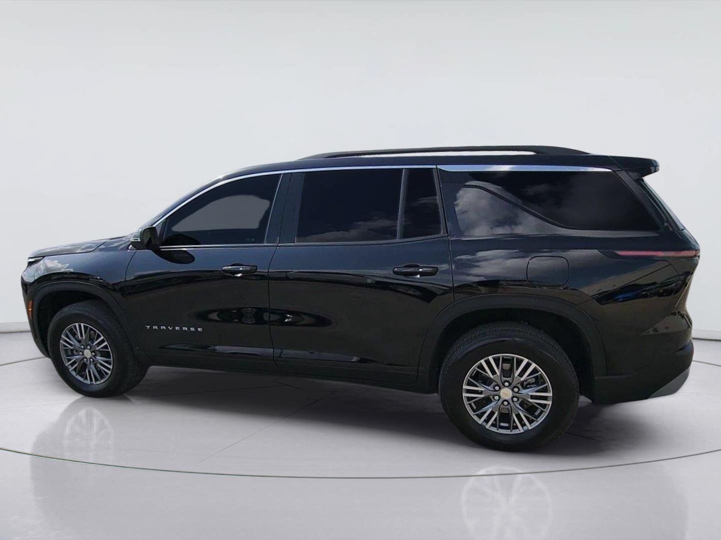 Certified 2025 Chevrolet Traverse LT FWD image 6