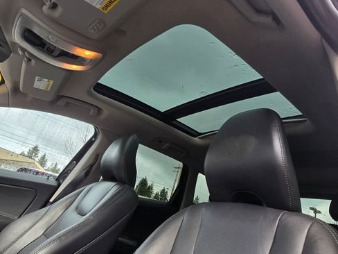 Used 2017 Volvo XC60 T6 Inscription w/ Preferred Option Package image 24