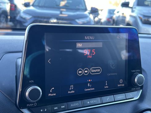 Used 2021 Nissan Sentra SV image 16