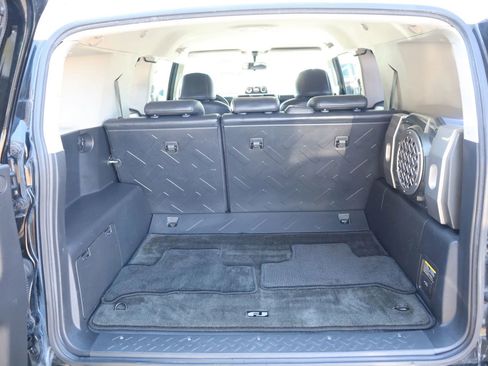 Used 2007 Toyota FJ Cruiser Sport Utility 2D image 13