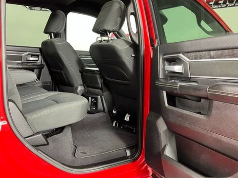 Used 2024 RAM 2500 Big Horn w/ Sport Appearance Package image 28