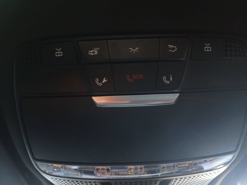 Used 2018 Mercedes-Benz GLC 300 4MATIC image 7