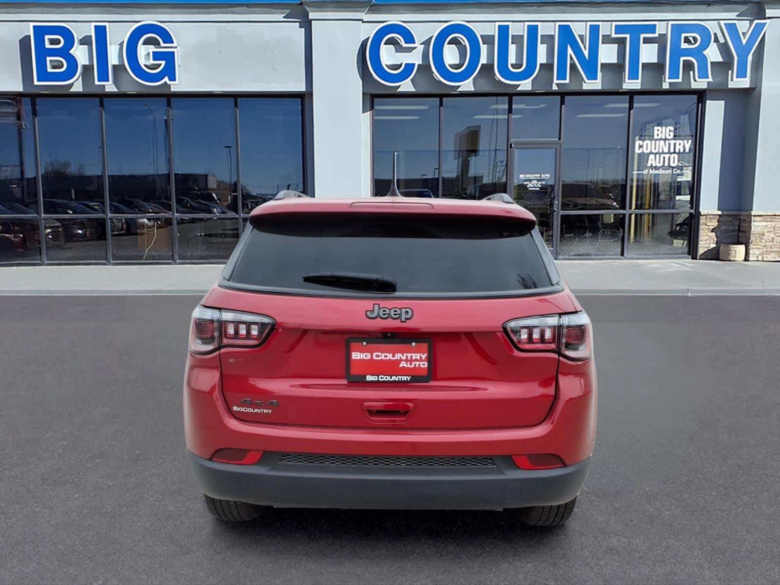 Used 2026 Jeep Compass Latitude AWD/4WD image 6