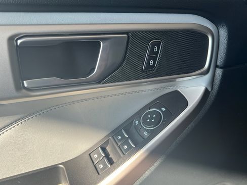 Used 2023 Ford Explorer XLT w/ Equipment Group 202A RWD image 19