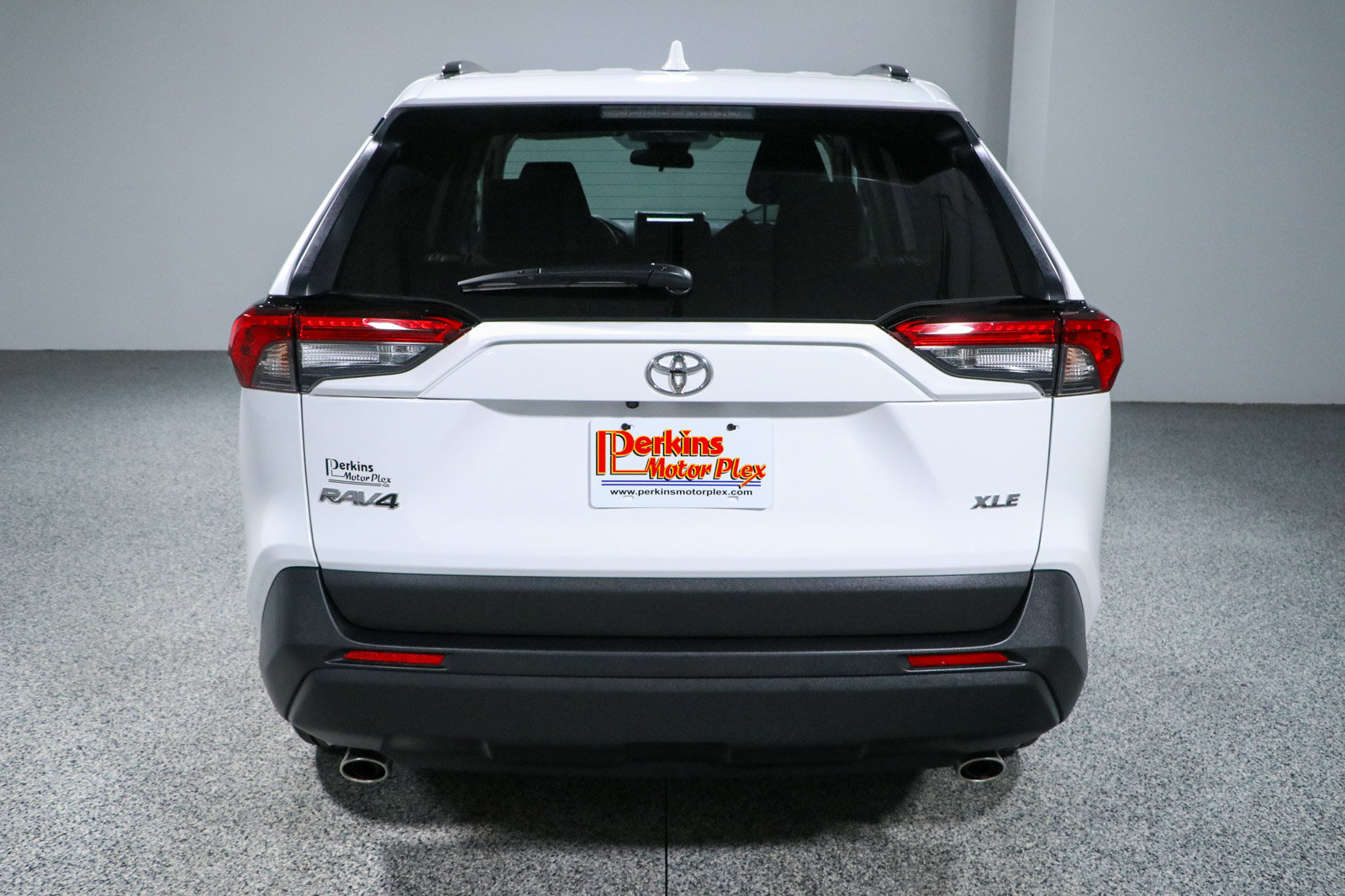Used 2025 Toyota RAV4 XLE FWD image 8