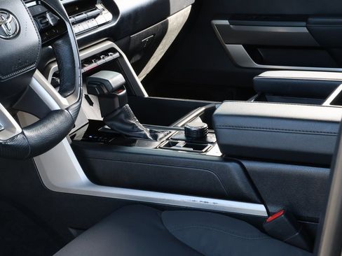 Used 2022 Toyota Tundra SR5 w/ TRD Off-Road Package image 16