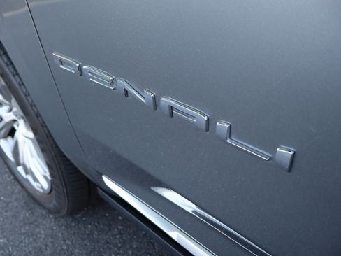 Used 2022 GMC Yukon Denali AWD/4WD image 17