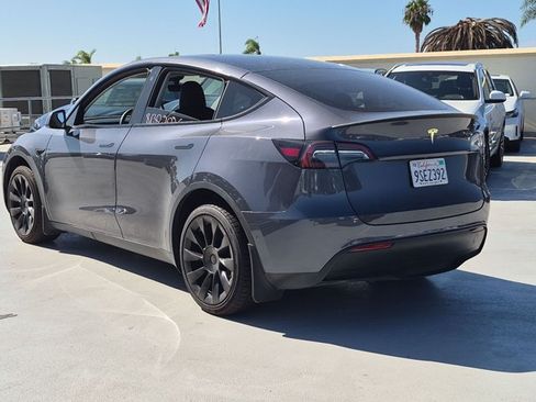 Used 2022 Tesla Model Y Long Range AWD/4WD image 7