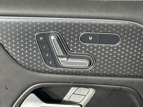 Certified 2025 Mercedes-Benz GLB 250 image 11