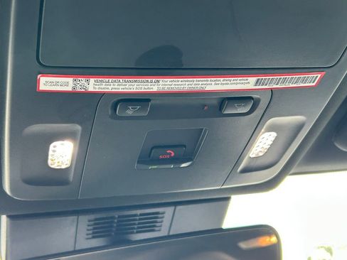 Used 2025 Toyota Camry SE w/ Convenience Package FWD image 18