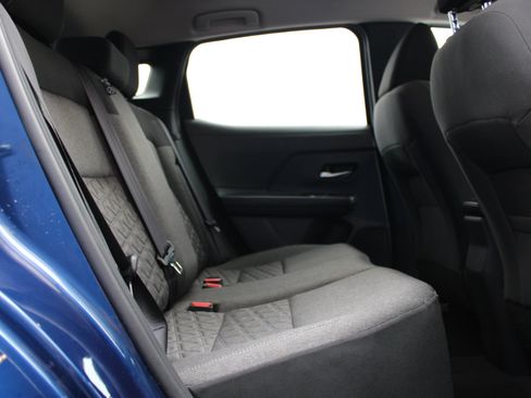 Used 2025 Nissan Kicks SV image 39