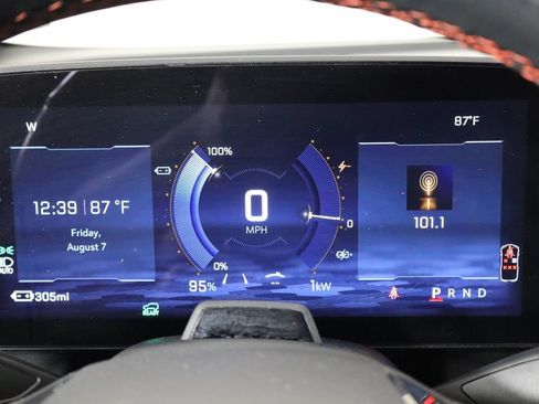 Used 2024 Chevrolet Equinox EV RS FWD image 11