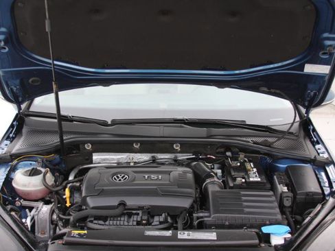 Used 2015 Volkswagen Golf S image 14