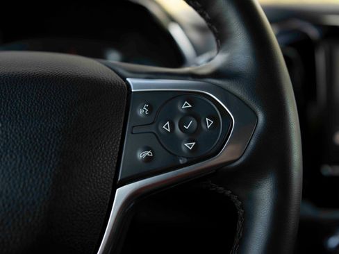 Used 2023 Chevrolet Traverse RS AWD/4WD image 7