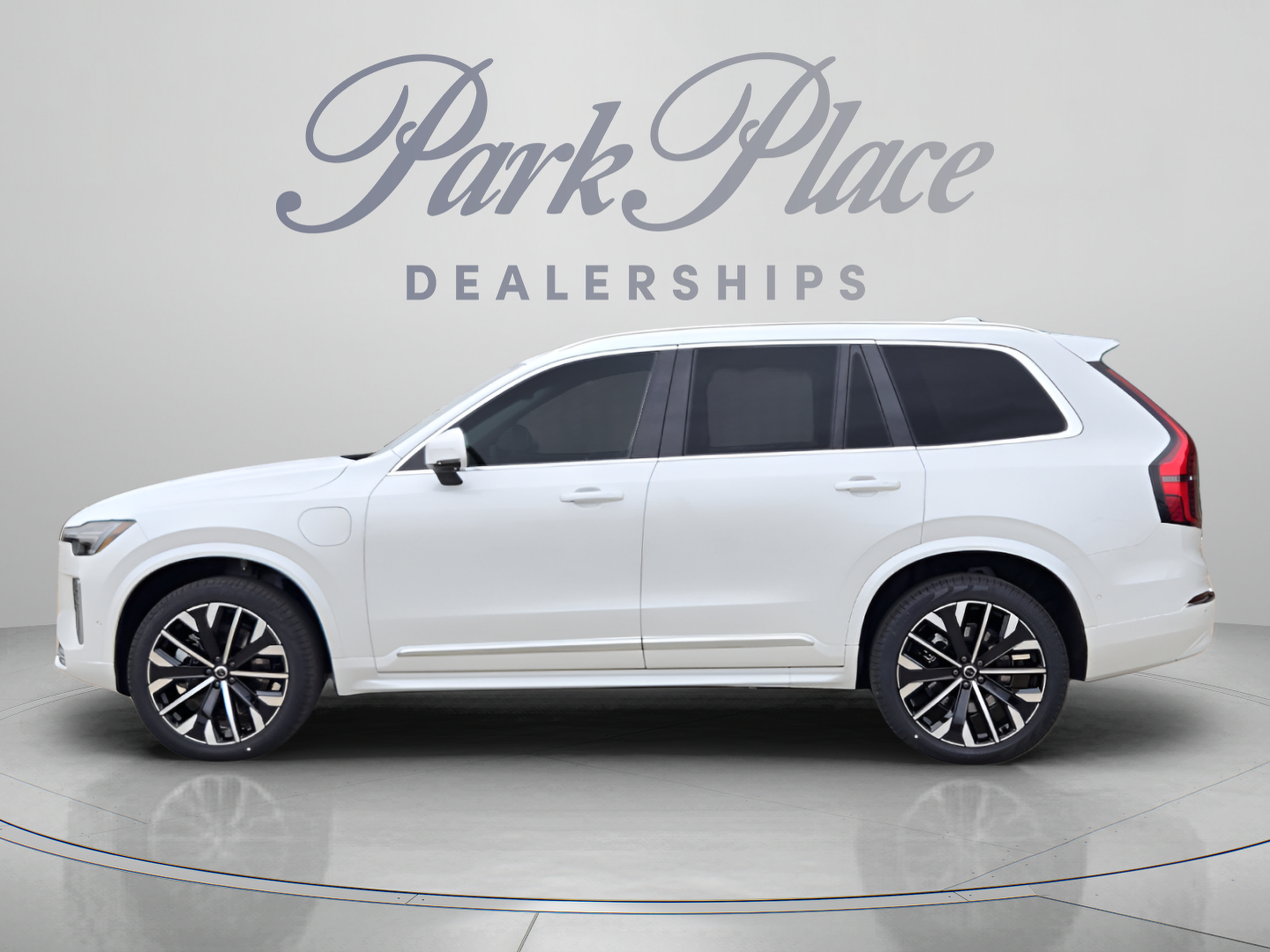 New 2026 Volvo XC90 T8 Plus w/ Protection Package Premier AWD/4WD image 2