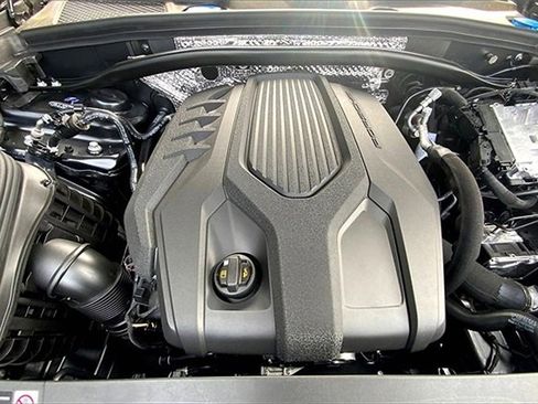 New 2025 Porsche Macan image 39