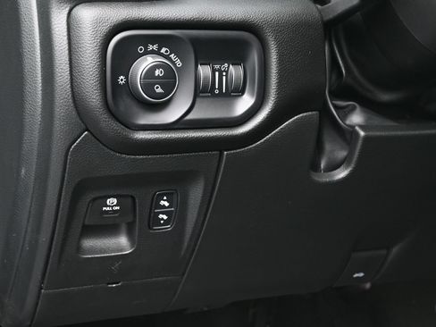 Used 2024 RAM 1500 Laramie AWD/4WD image 23
