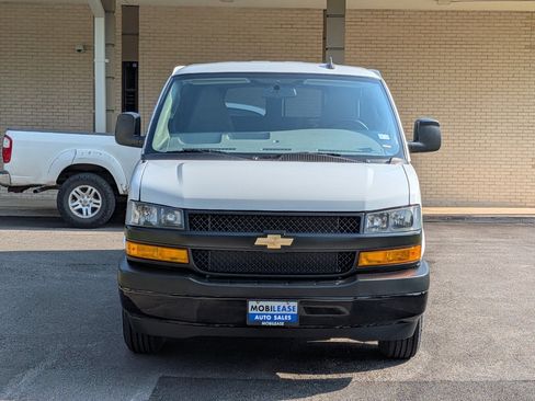 Used 2023 Chevrolet Express 3500 LS RWD image 2