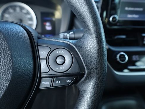 Used 2022 Toyota Corolla LE image 22