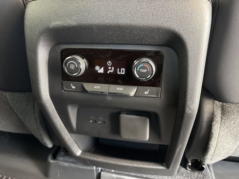 New 2026 Chevrolet Traverse RS w/ LPO, Floor Liner Package FWD image 23