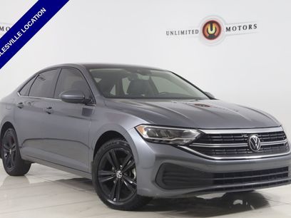Used 2024 Volkswagen Jetta SE w/ Panoramic Sunroof Package