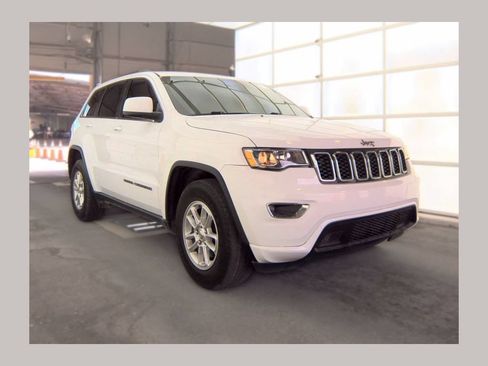 Used 2018 Jeep Grand Cherokee Laredo RWD image 1