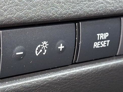 Certified 2023 Nissan Sentra SV FWD image 25