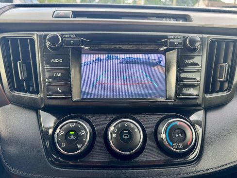 Used 2018 Toyota RAV4 LE w/ All Weather Liner Package AWD/4WD image 19