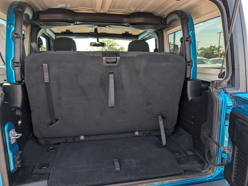 Used 2019 Jeep Wrangler Sport AWD/4WD image 15