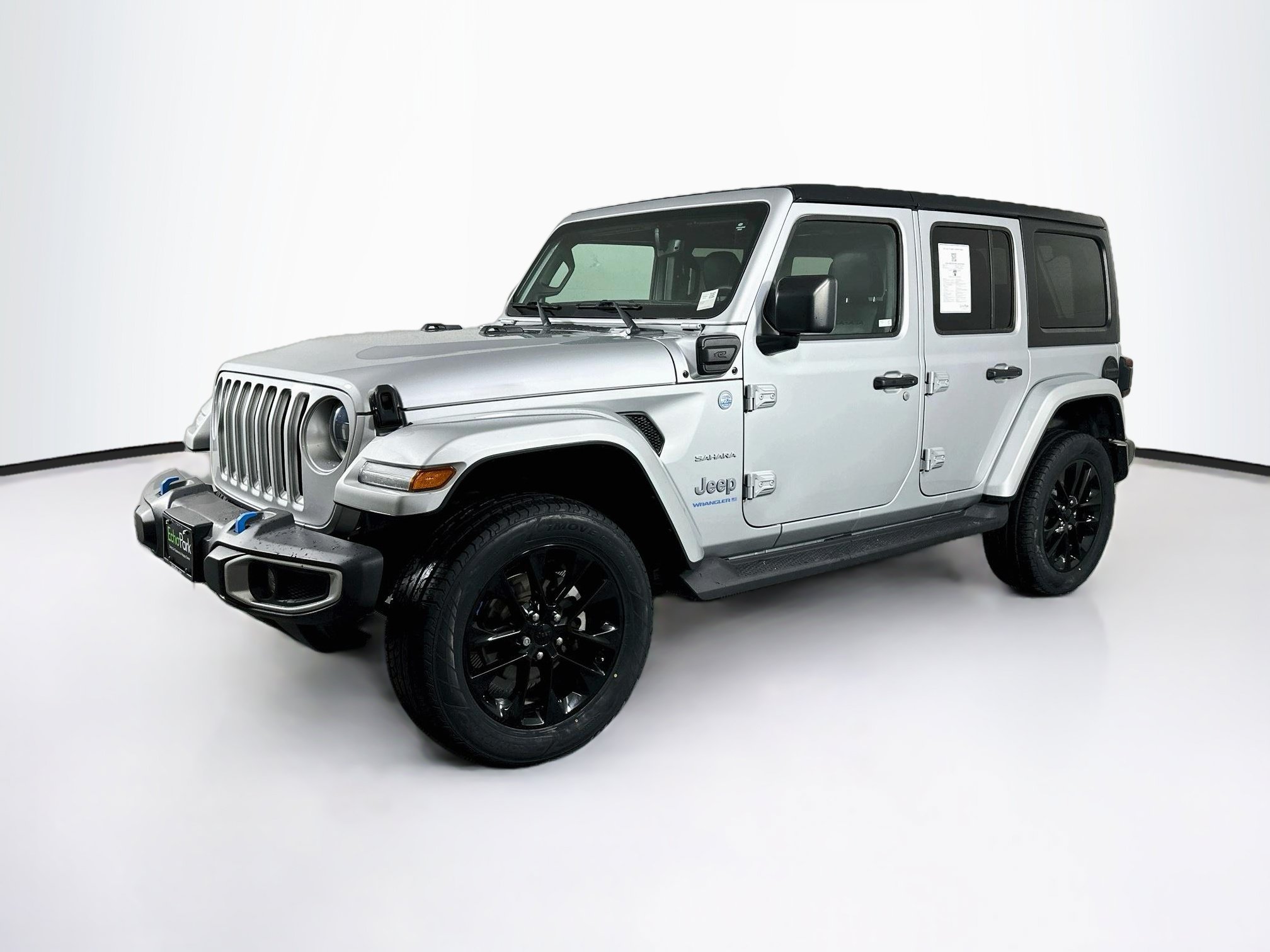 Used 2023 Jeep Wrangler Unlimited Sahara w/ Cold Weather Group AWD/4WD image 3