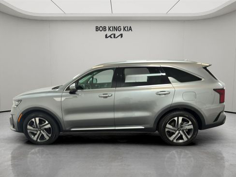 Used 2023 Kia Sorento SX Prestige AWD/4WD image 2