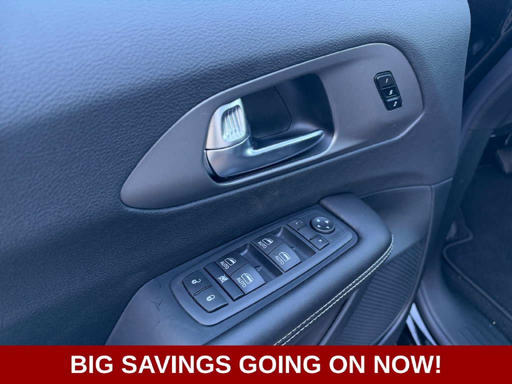 New 2027 Chrysler Pacifica Select FWD image 19