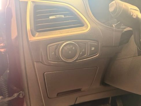 Used 2024 Ford Edge SEL AWD/4WD image 16