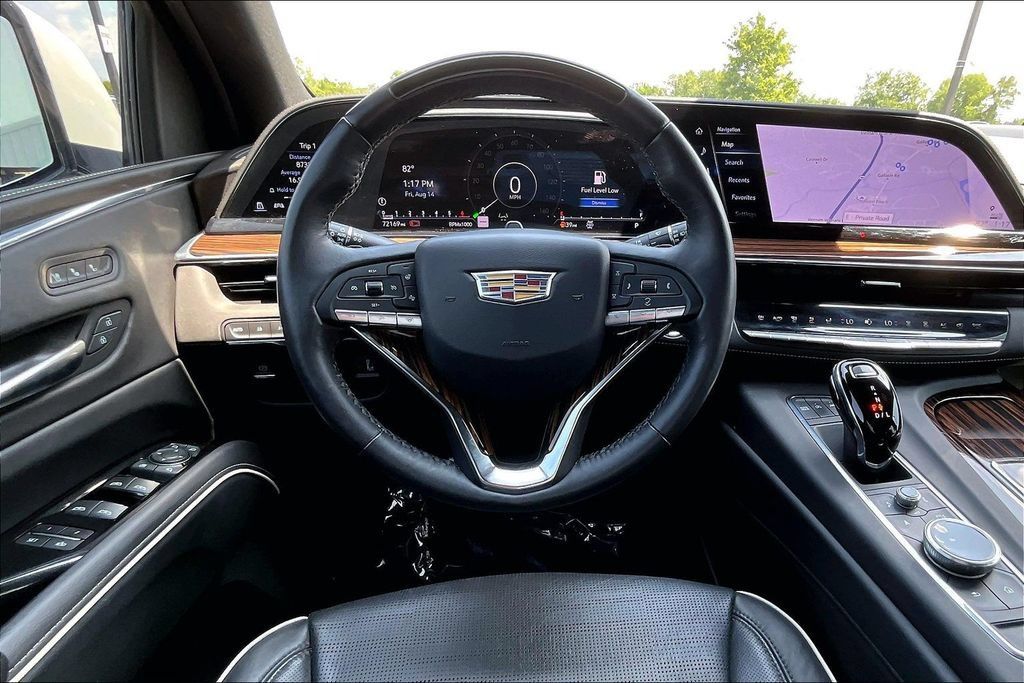Used 2024 Cadillac Escalade ESV Premium Luxury AWD/4WD image 10