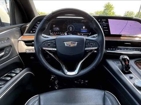 Used 2024 Cadillac Escalade ESV Premium Luxury AWD/4WD image 10