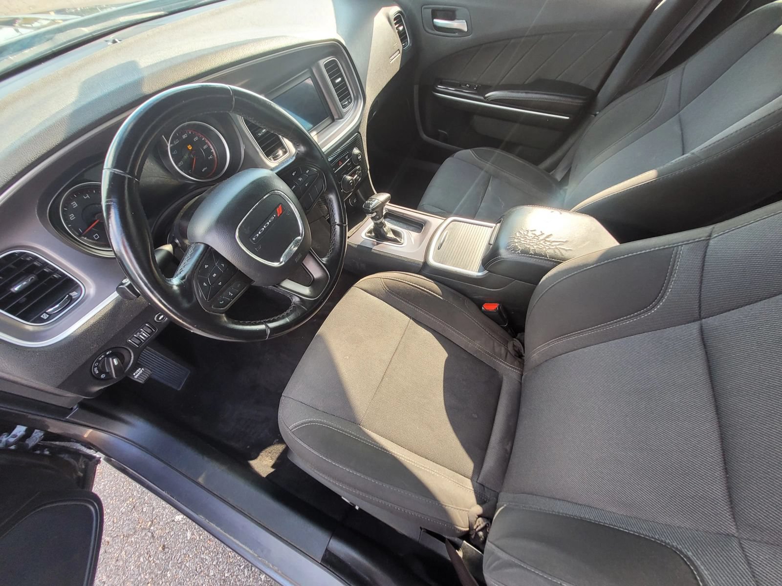 Used 2022 Dodge Charger SXT RWD image 3