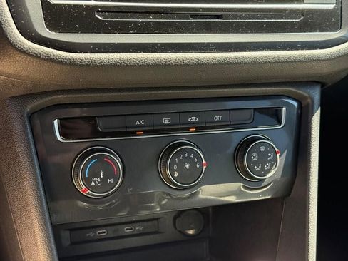 Used 2020 Volkswagen Tiguan S FWD image 22