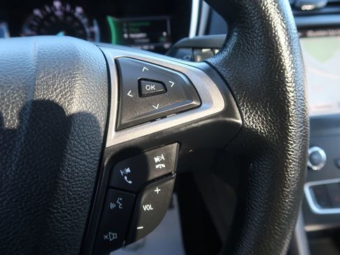 Used 2019 Ford Fusion SE image 30