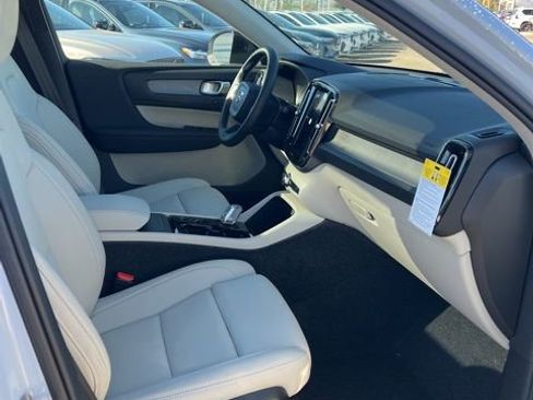 New 2026 Volvo XC40 B5 Plus w/ Protection Package Premier AWD/4WD image 32
