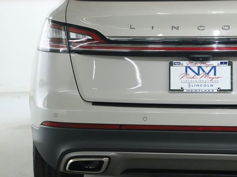 Certified 2023 Lincoln Nautilus Reserve w/ Luxury Package image 45