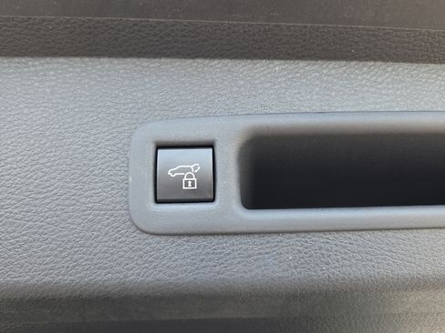 Certified 2025 Toyota Sienna Platinum AWD/4WD image 10