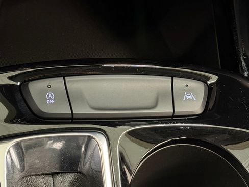 Used 2025 Chevrolet Trax LT FWD image 18