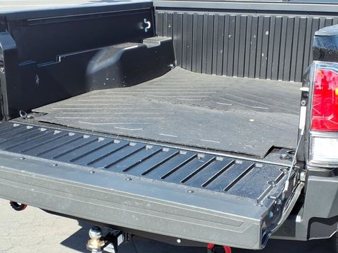 Used 2022 Toyota Tacoma TRD Off-Road w/ Technology Package image 5