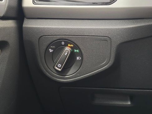 Used 2023 Volkswagen Atlas SE image 26